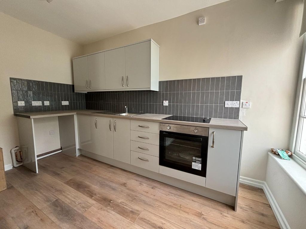 Property photo 1 of 5 2 Bedroom Flat For Rent