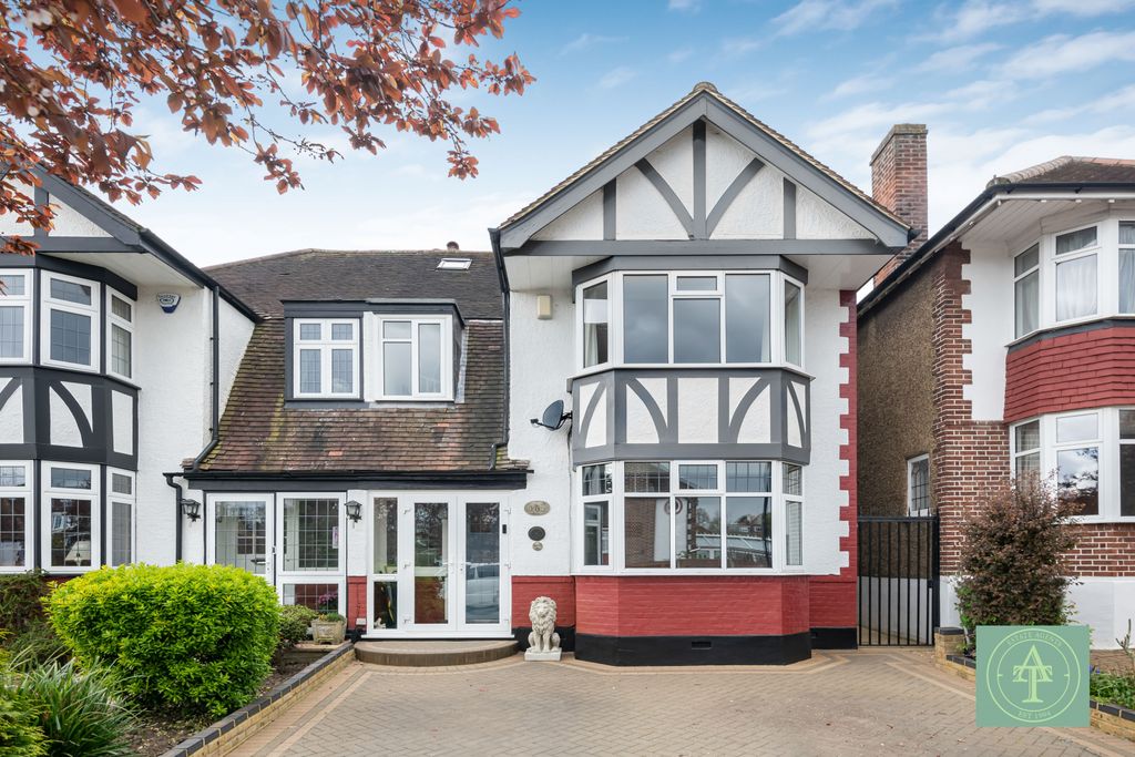 Property photo 1 of 30 Four Bedroom Semi Detached House For Sale