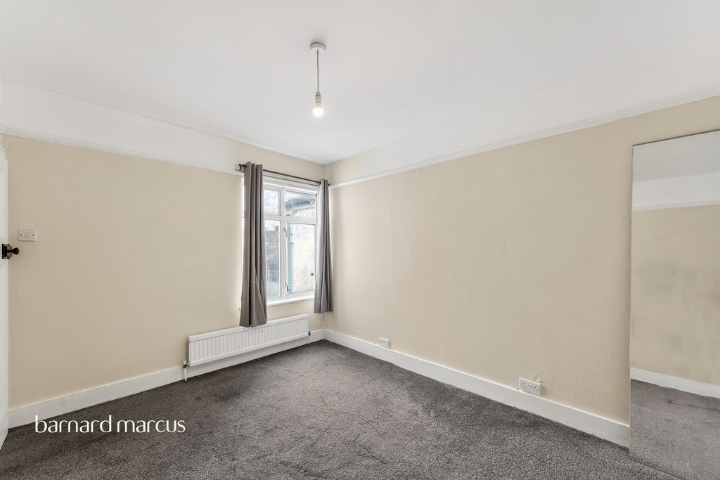 Property photo 3 of 7 Image