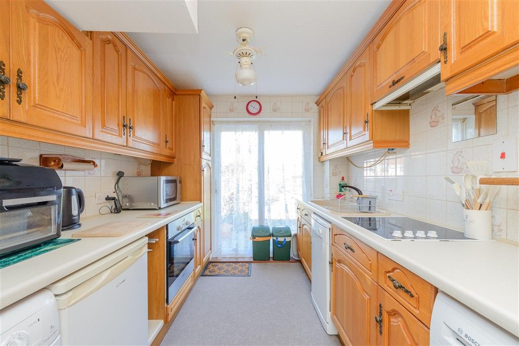 Property photo 3 of 9 Kitchen