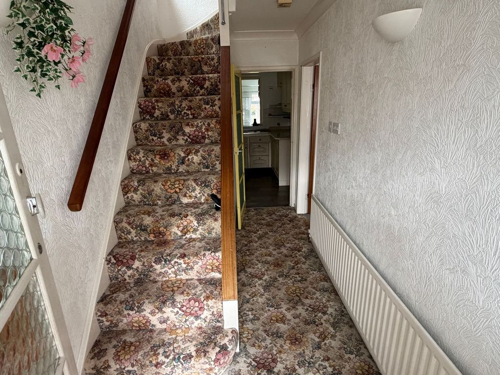 Property photo 2 of 13 Hallway