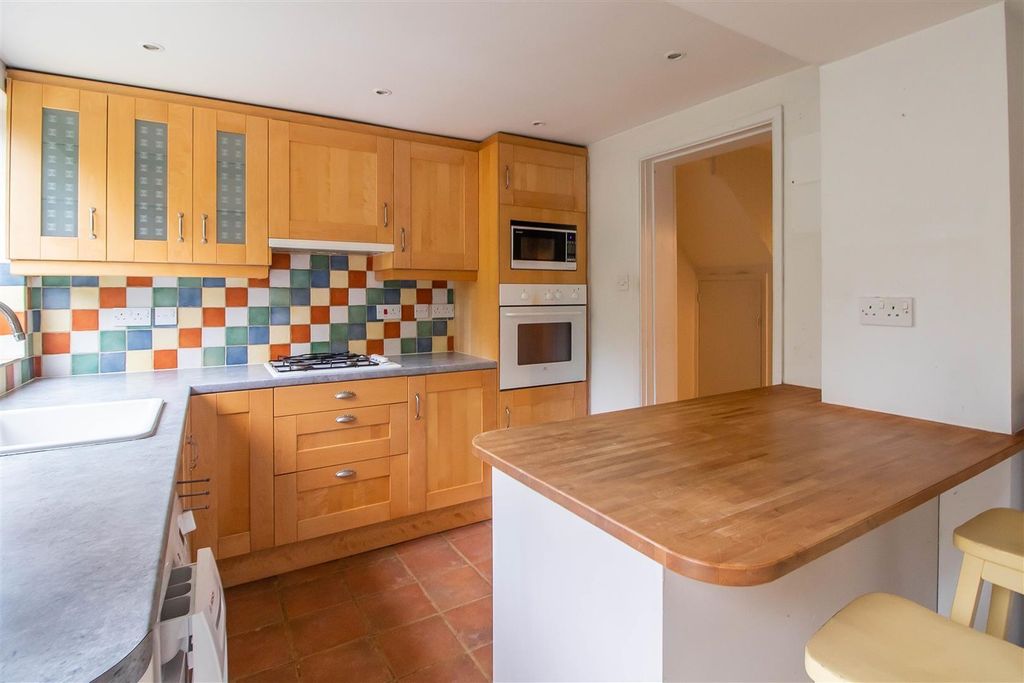 Property photo 3 of 7 Kitchen.Jpg