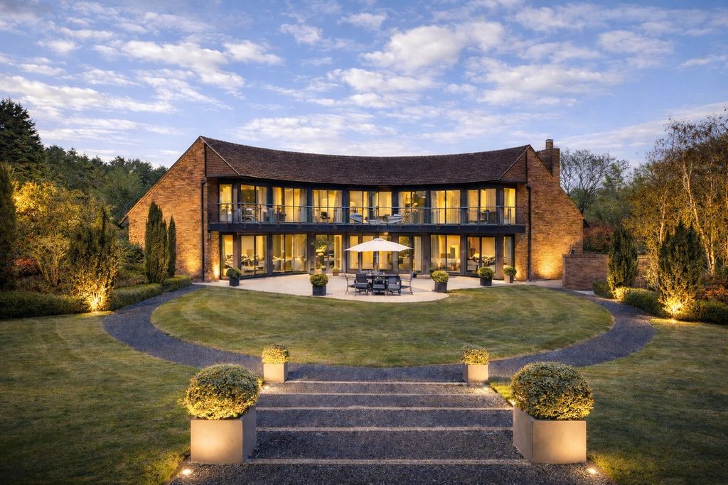 Property photo 1 of 33