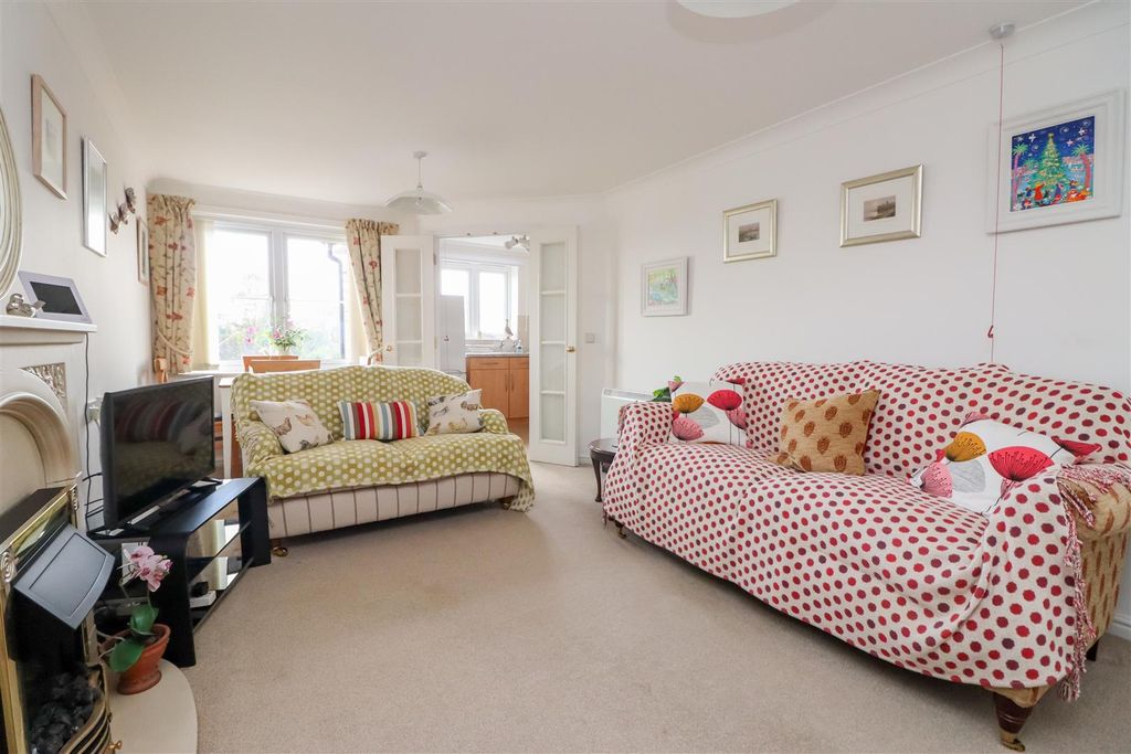 Property photo 3 of 16