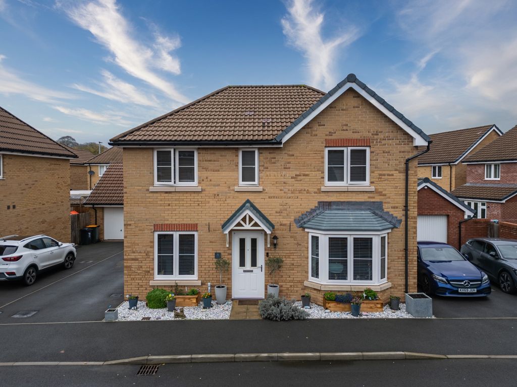 Property photo 1 of 29 Tresillian Place-1