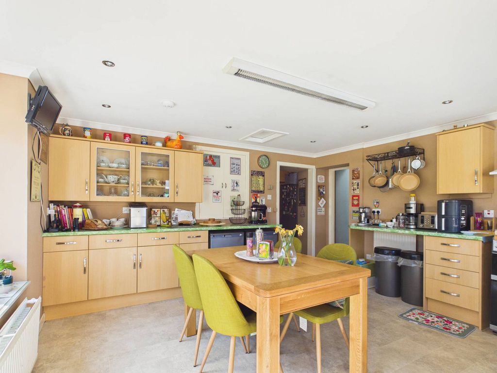 Property photo 3 of 35