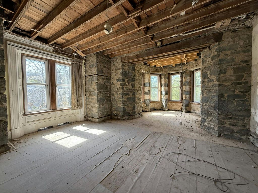 Property photo 2 of 9 Image 2