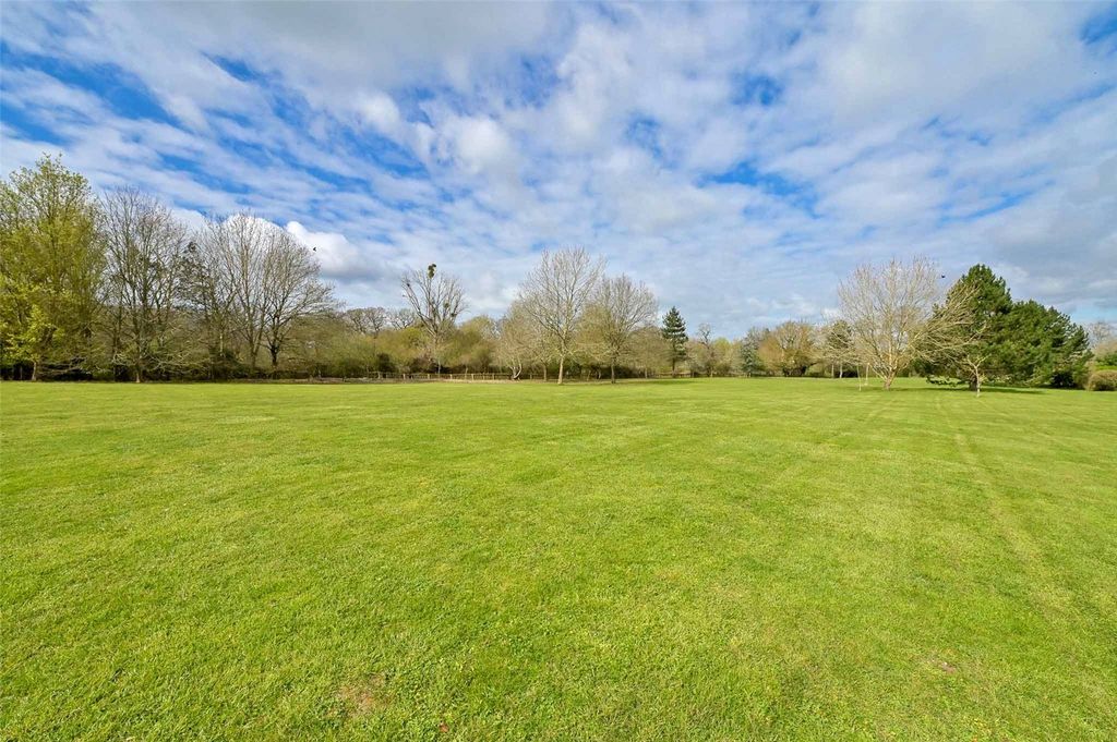 Property photo 3 of 18 Communal Grounds