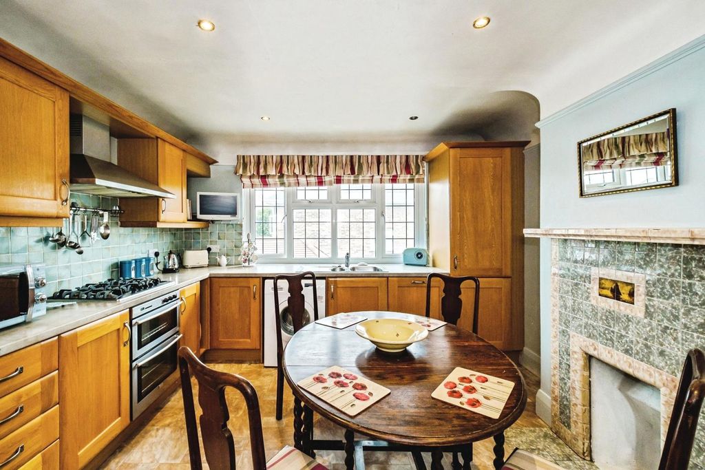 Property photo 2 of 25 Pbox-Img.Jpg