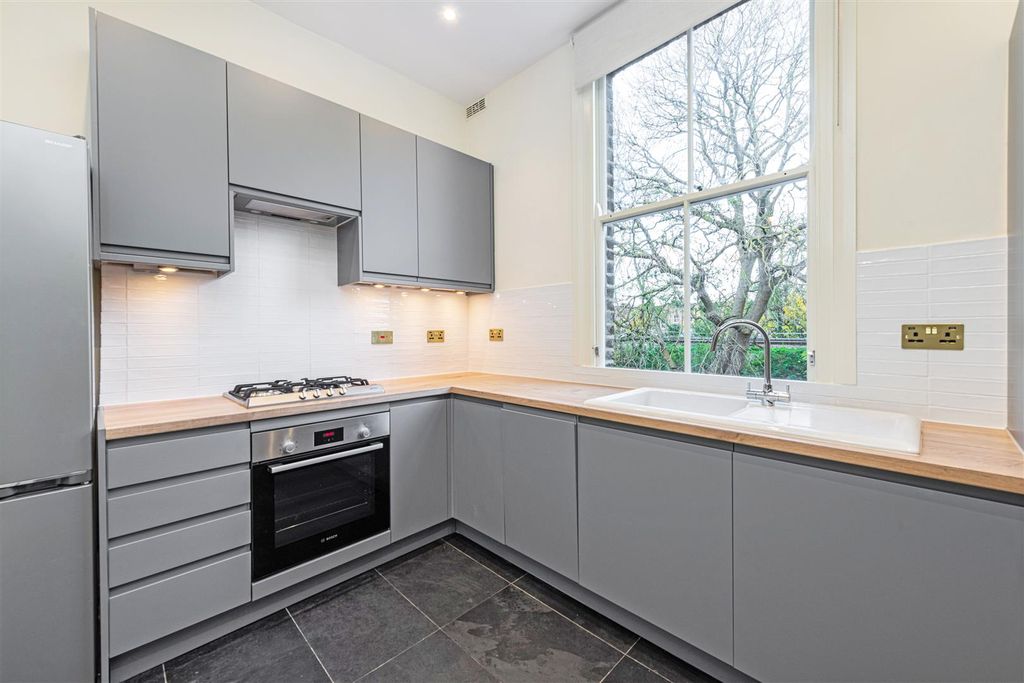 Property photo 1 of 17 33A Byrne Rd Kit 2.Jpg