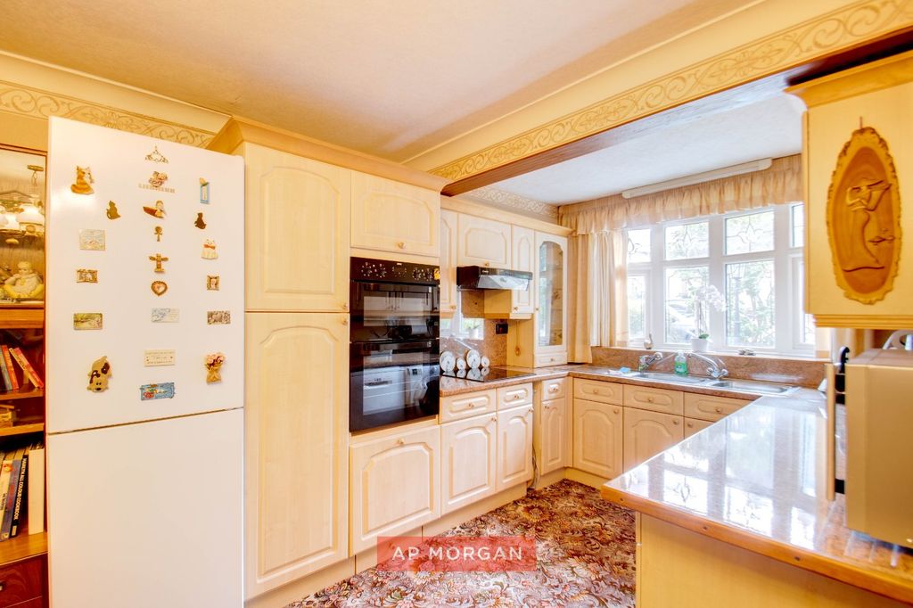 Property photo 3 of 19 Picture No. 02