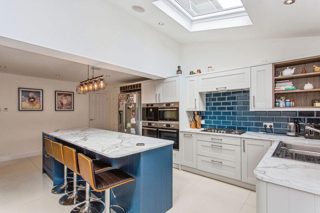 Property photo 3 of 20 Kitchen Diner