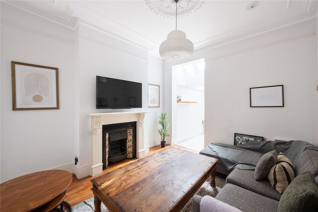 Property photo 2 of 19 Picture No. 03