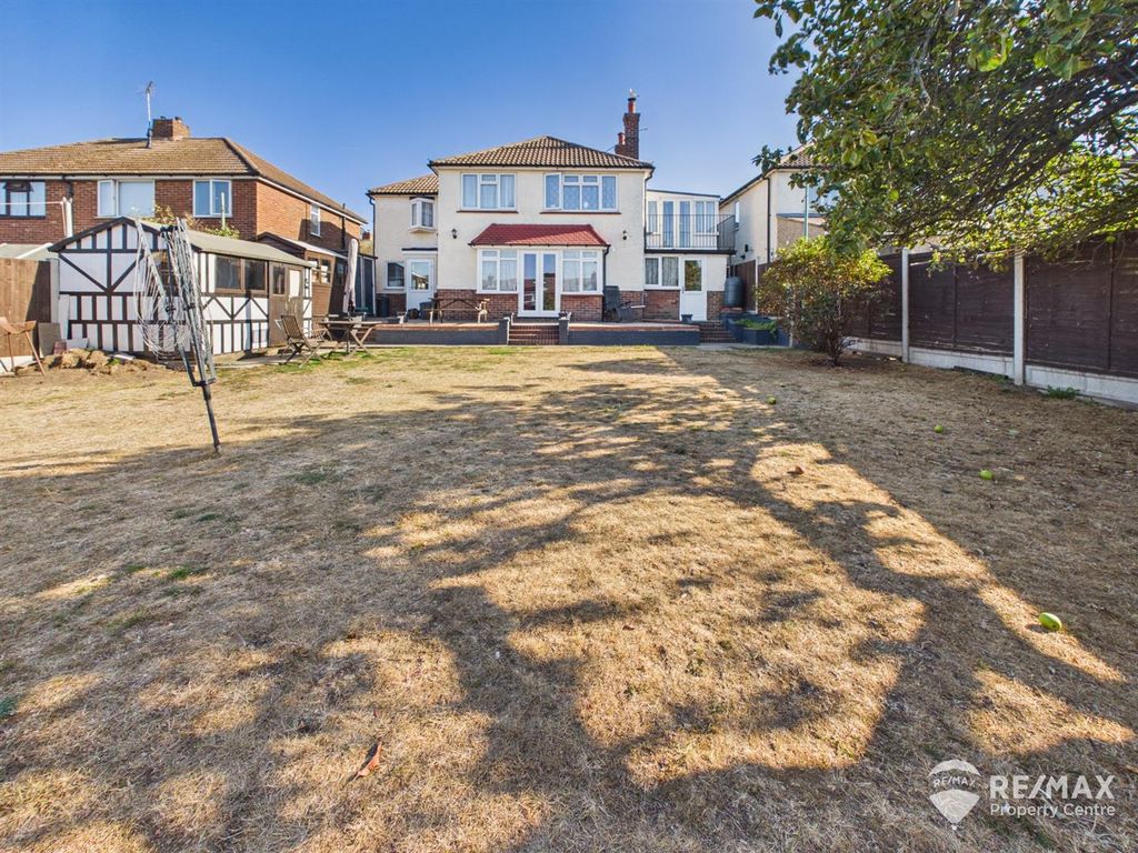 Property photo 3 of 33 Cam02842G0-Pr0410-Still079.Jpg