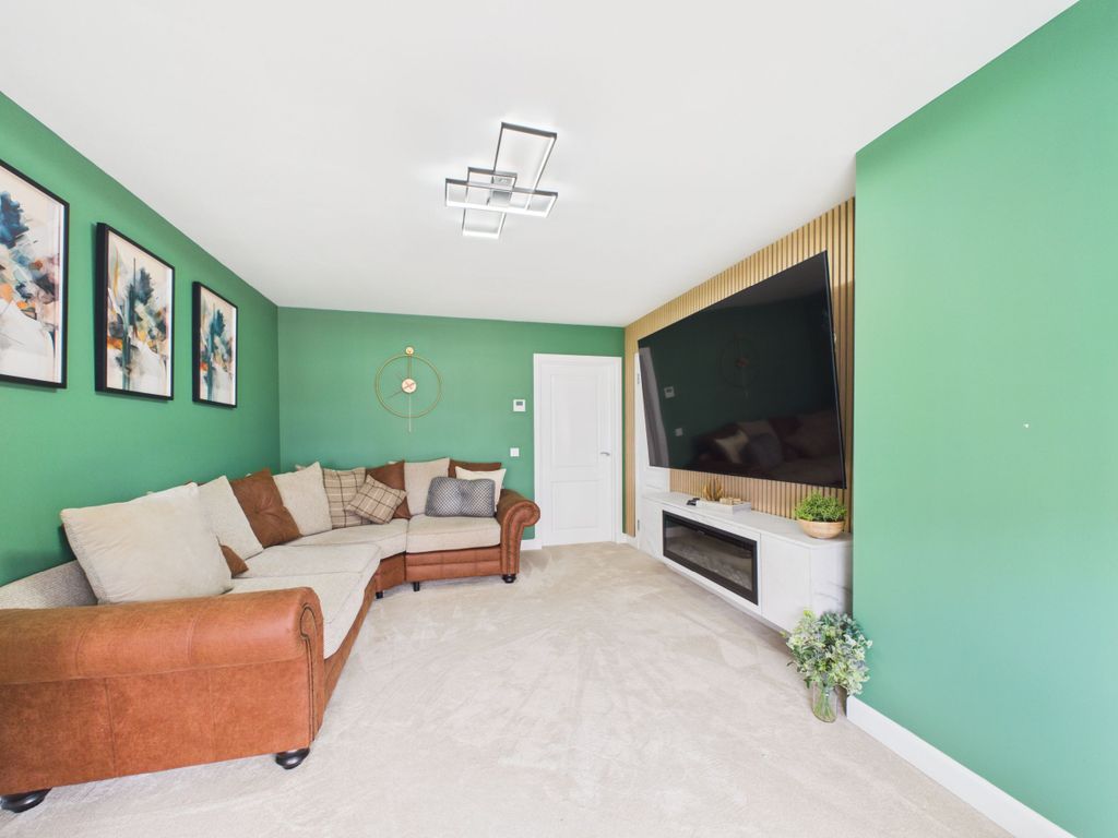 Property photo 2 of 31