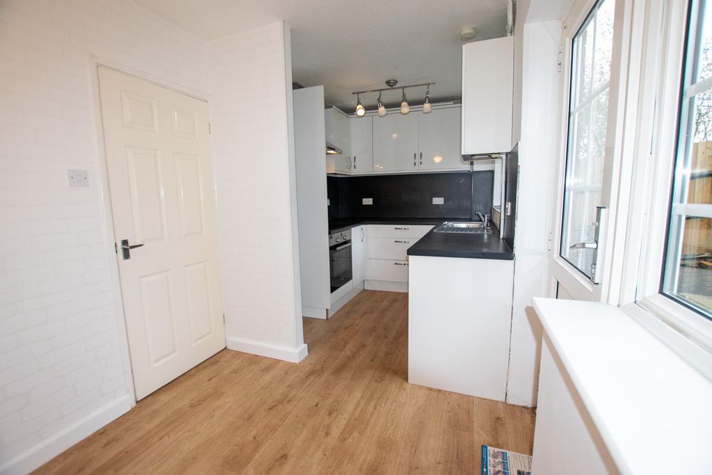 Property photo 3 of 15 Kitchen