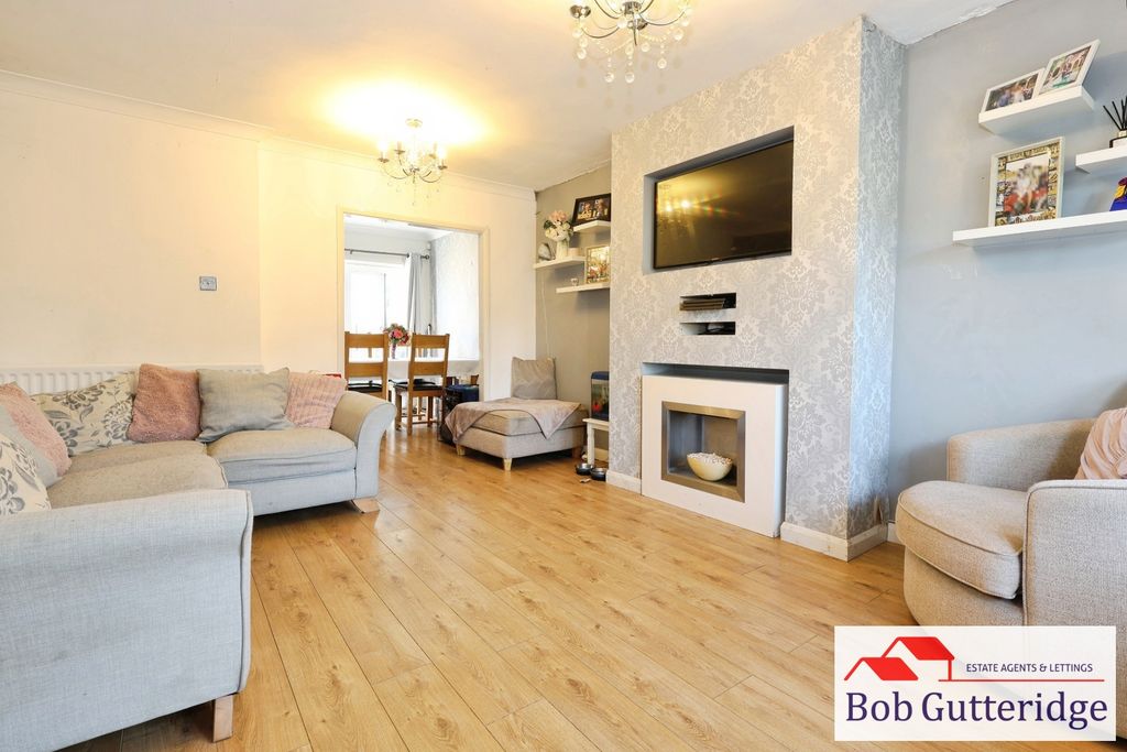 Property photo 2 of 15 Lounge