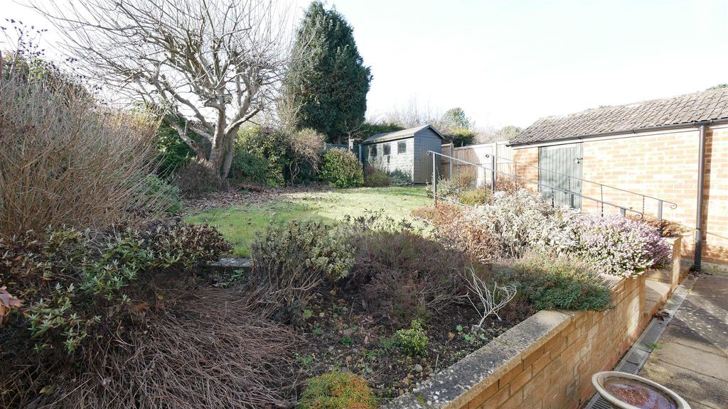 Property photo 2 of 15 Garden