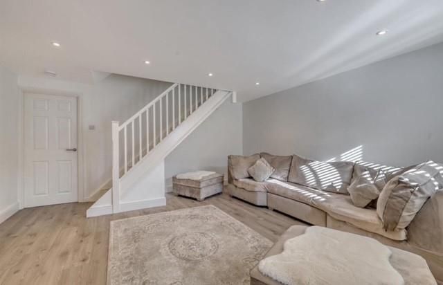 Property photo 3 of 12 2.Jpg