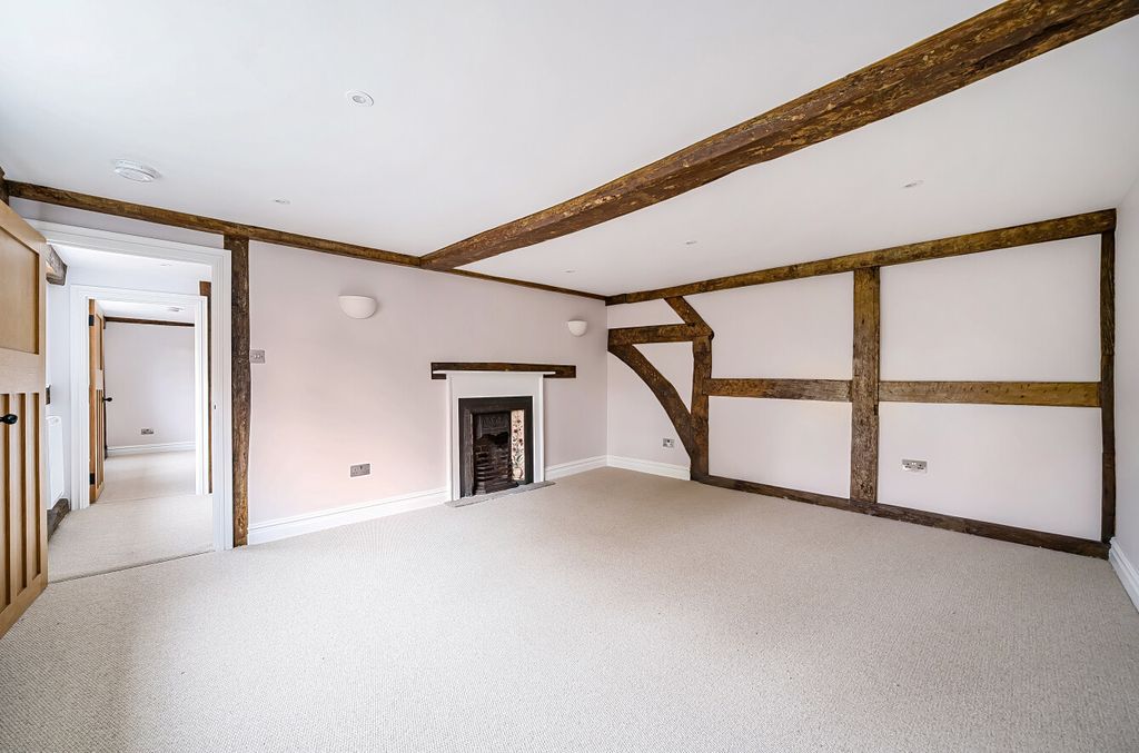 Property photo 3 of 22 1377031-14-690E04...