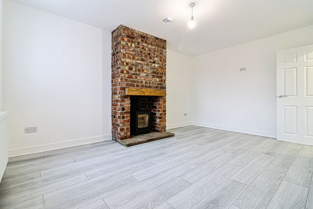 Property photo 2 of 14 Photo