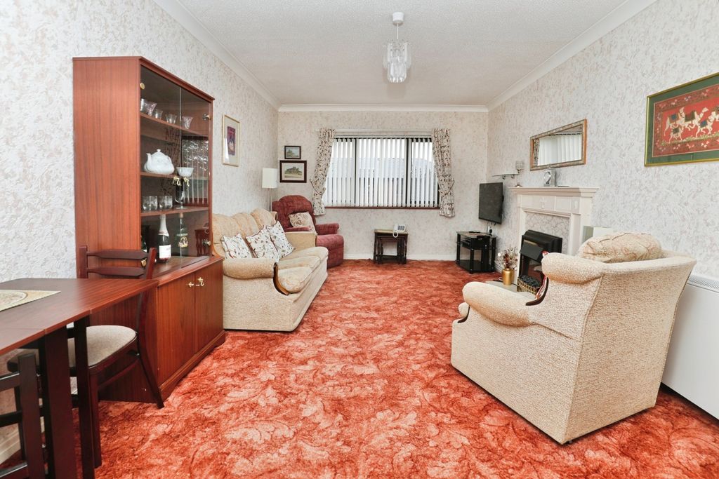 Property photo 2 of 12 Living Room
