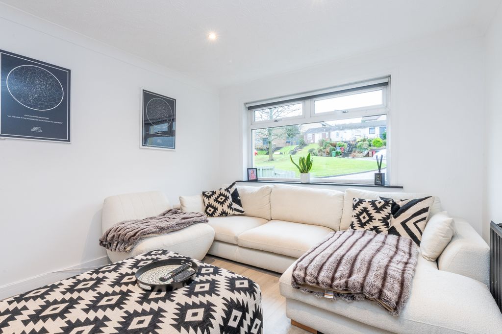 Property photo 2 of 43