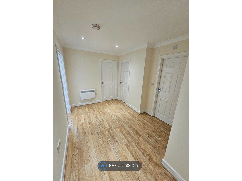 Property photo 2 of 12 Entrance Hallway