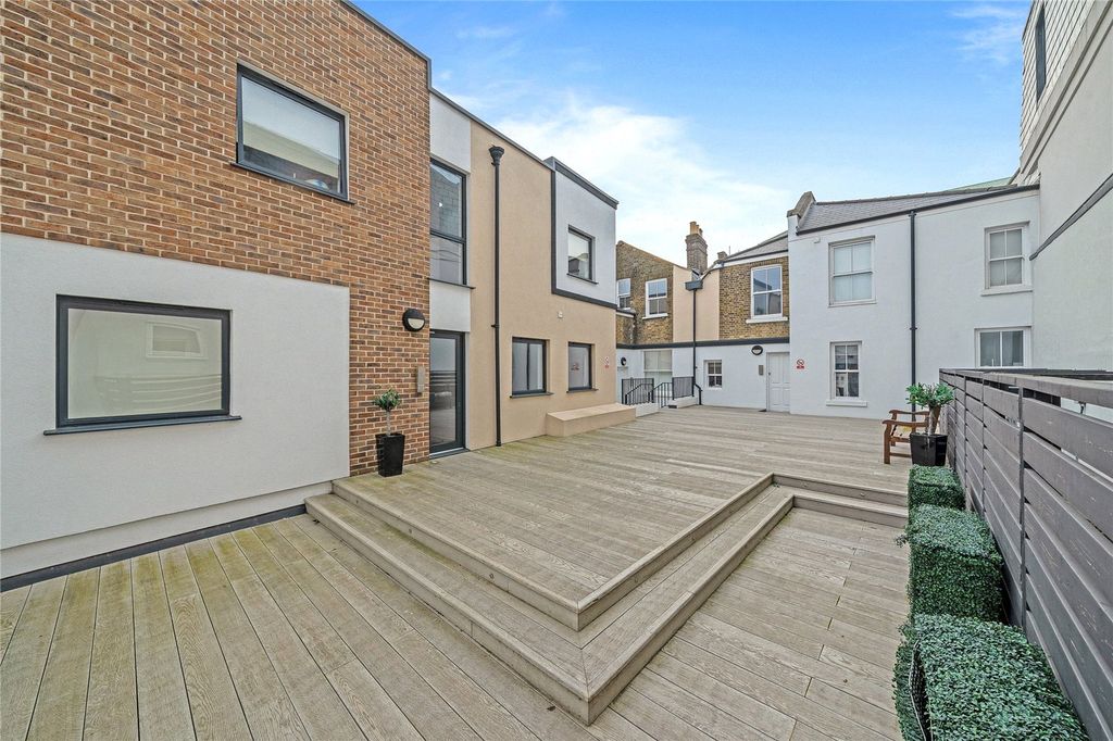 Property photo 3 of 6 Picture No. 03