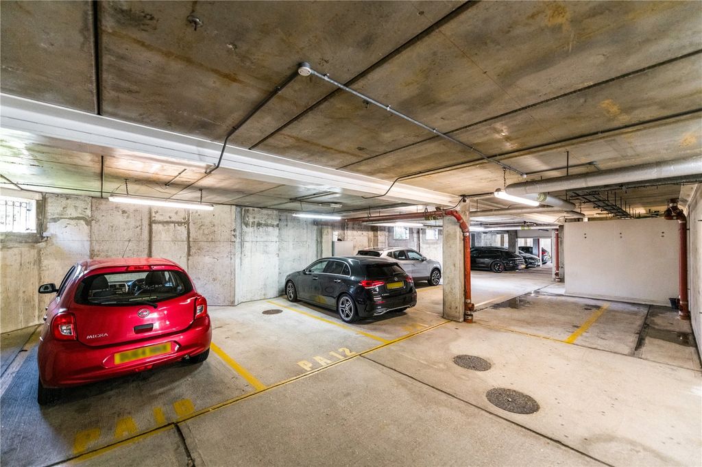 Additional image 14 of 2 bed flat for saleChatsworth Square, Hove, East Sussex BN3