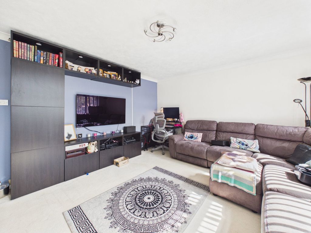 Property photo 3 of 12