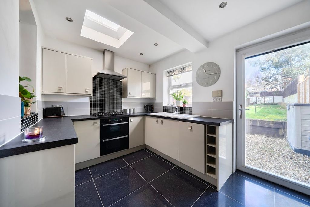 Property photo 3 of 11 14239711169B15B32Ab596