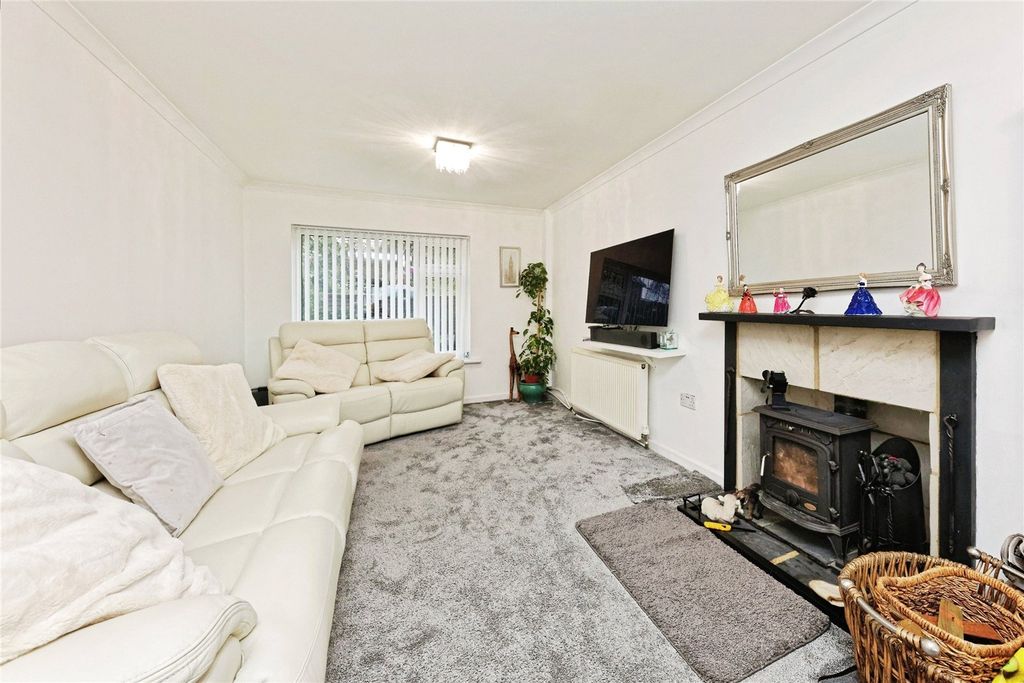 Property photo 2 of 19 Picture No. 12