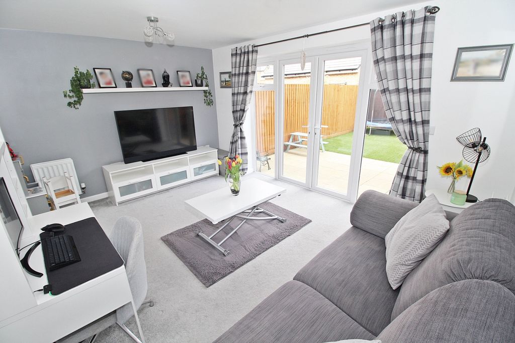 Property photo 3 of 11 4168108