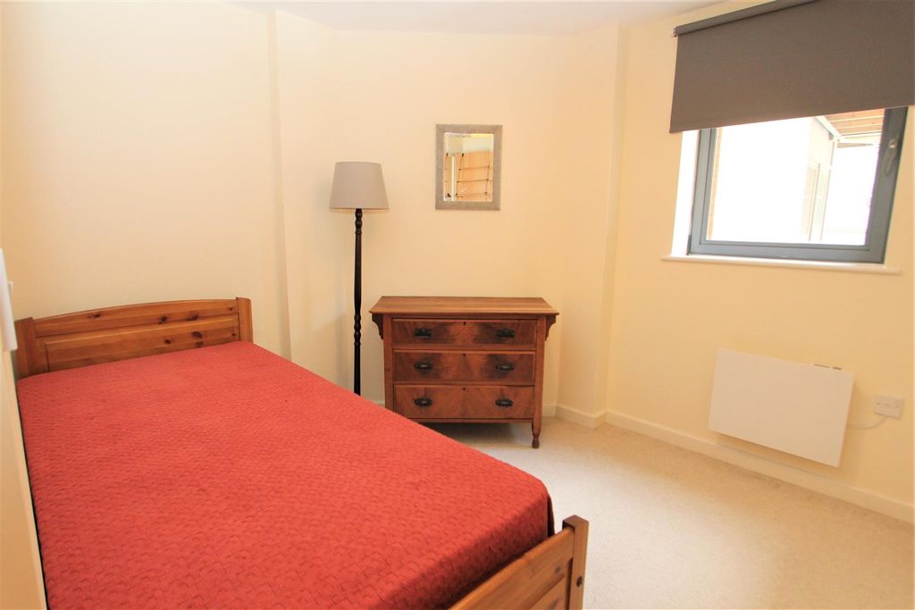 Additional image 8 of 2 bed flat for saleVelocity South, City Walk LS11