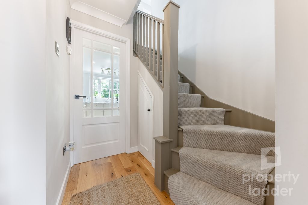Property photo 2 of 23 Pl-2