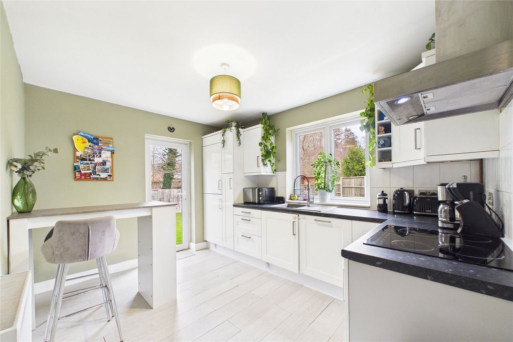 Property photo 2 of 12 Picture No. 23