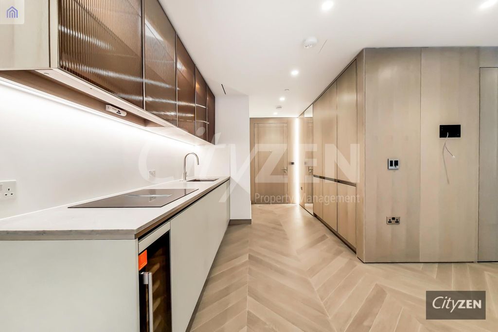 Property photo 2 of 14 Kitchen