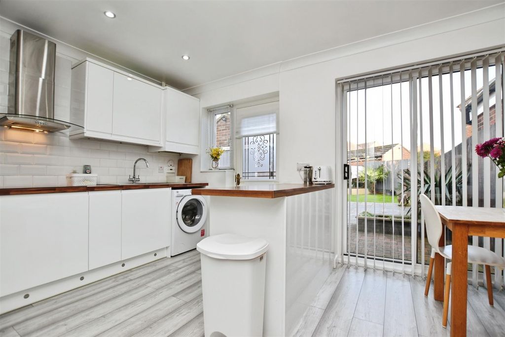 Property photo 2 of 24