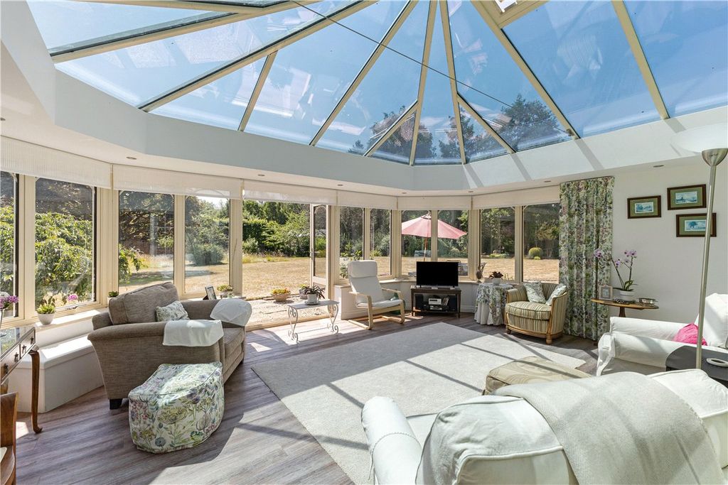 Property photo 3 of 28 Garden Room