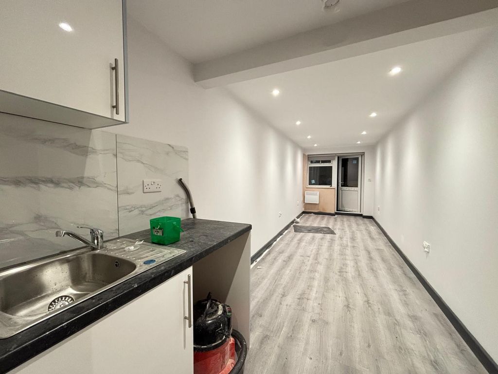 Property photo 2 of 5 Bedroom 3