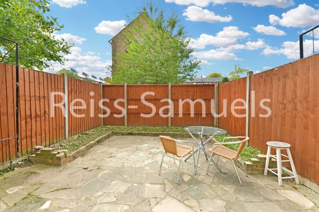 Property photo 2 of 23
