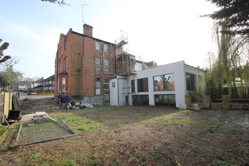 Property photo 3 of 9