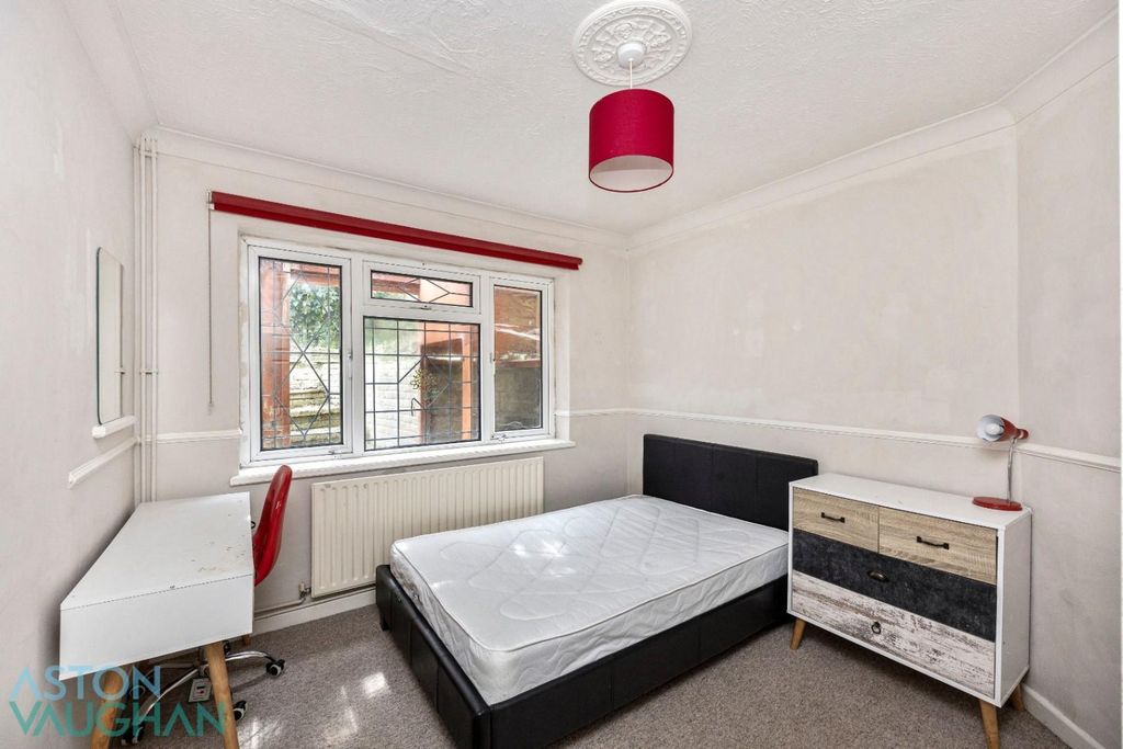 Property photo 2 of 14 4633911