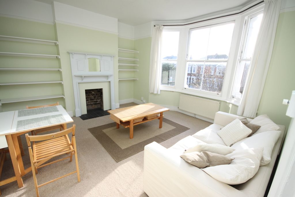 Property photo 3 of 12