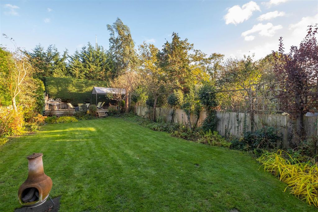 Property photo 2 of 32 33-Ember-Gardens-0006 Copy.Jpg