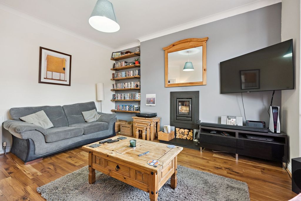 Property photo 3 of 19