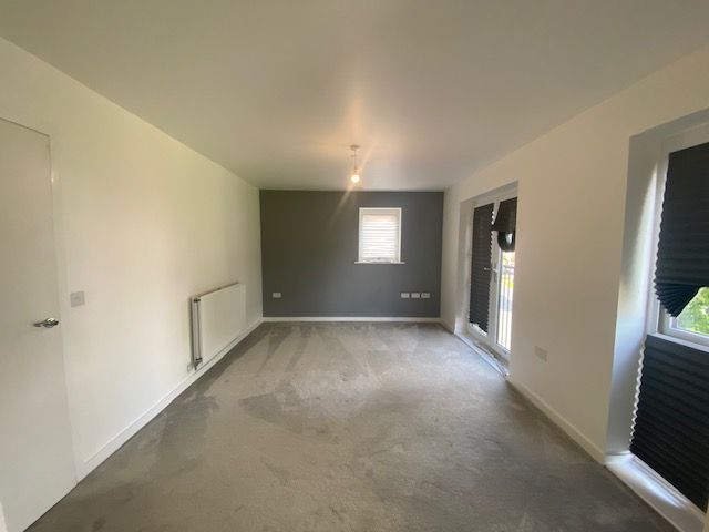 Property photo 2 of 5 Living Room