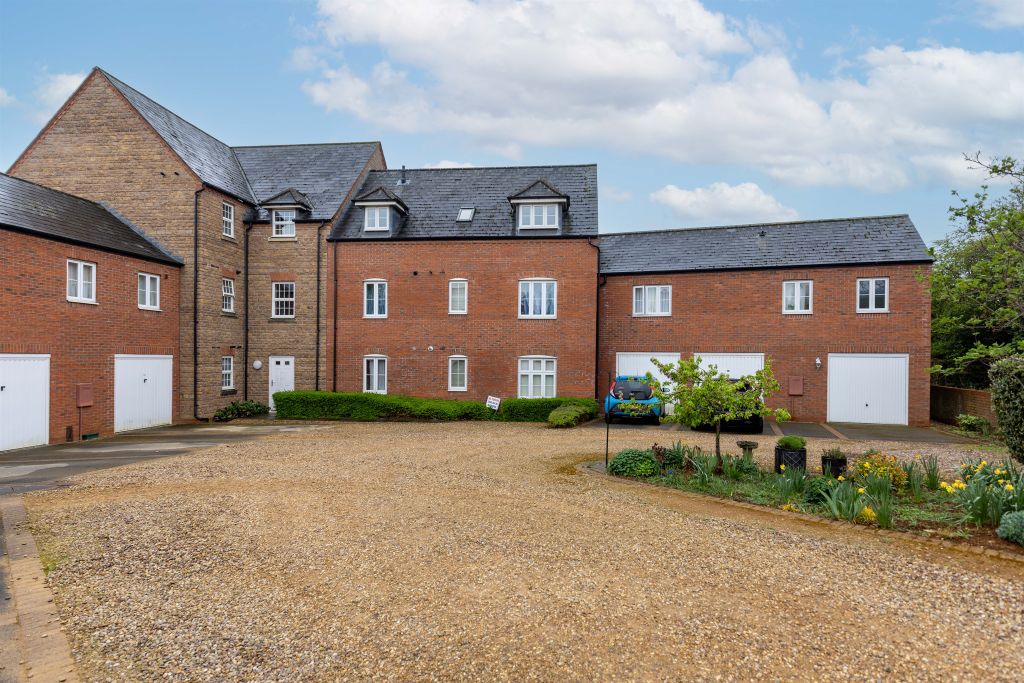 Property photo 3 of 12