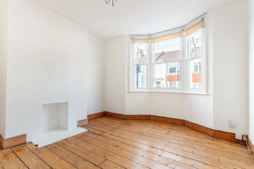 Property photo 2 of 16 Shirley Street-1.Jpg